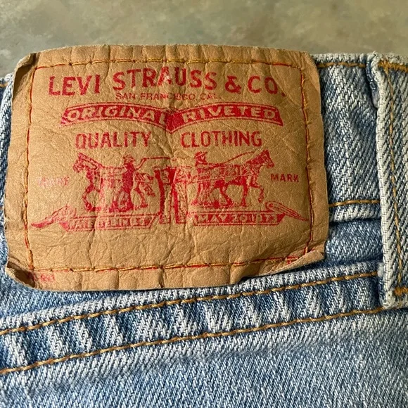 Levi's Light Blue Denim Jean Shorts - Picture 13 of 15